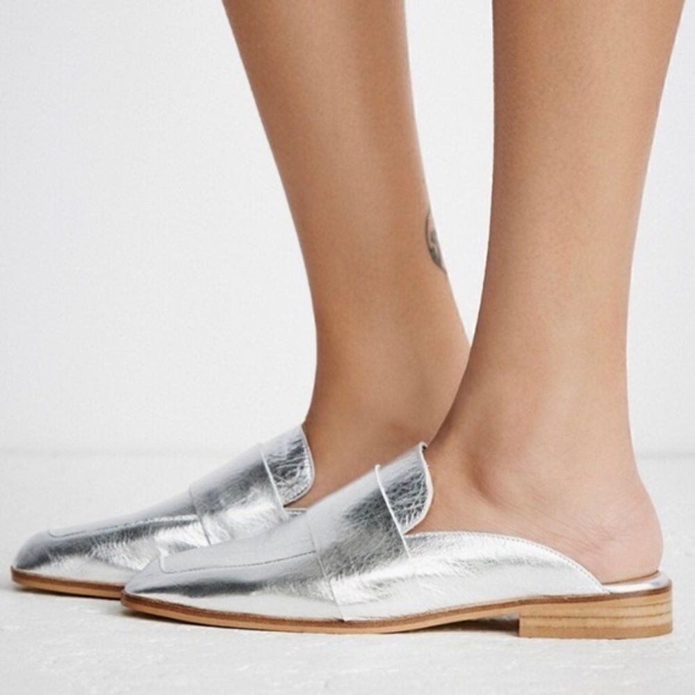 Free People At Ease Silver‎ leather Slide On Loafer Sz 40 BIN 14